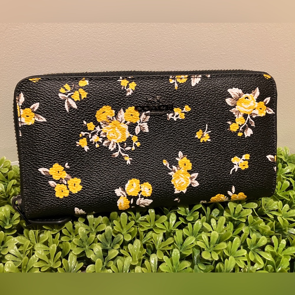 Coach Accordion Wallet Black/Yellow Floral AOP